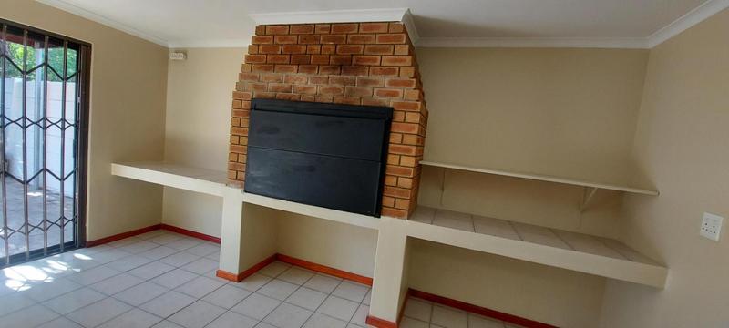 To Let 2 Bedroom Property for Rent in Vredekloof East Western Cape